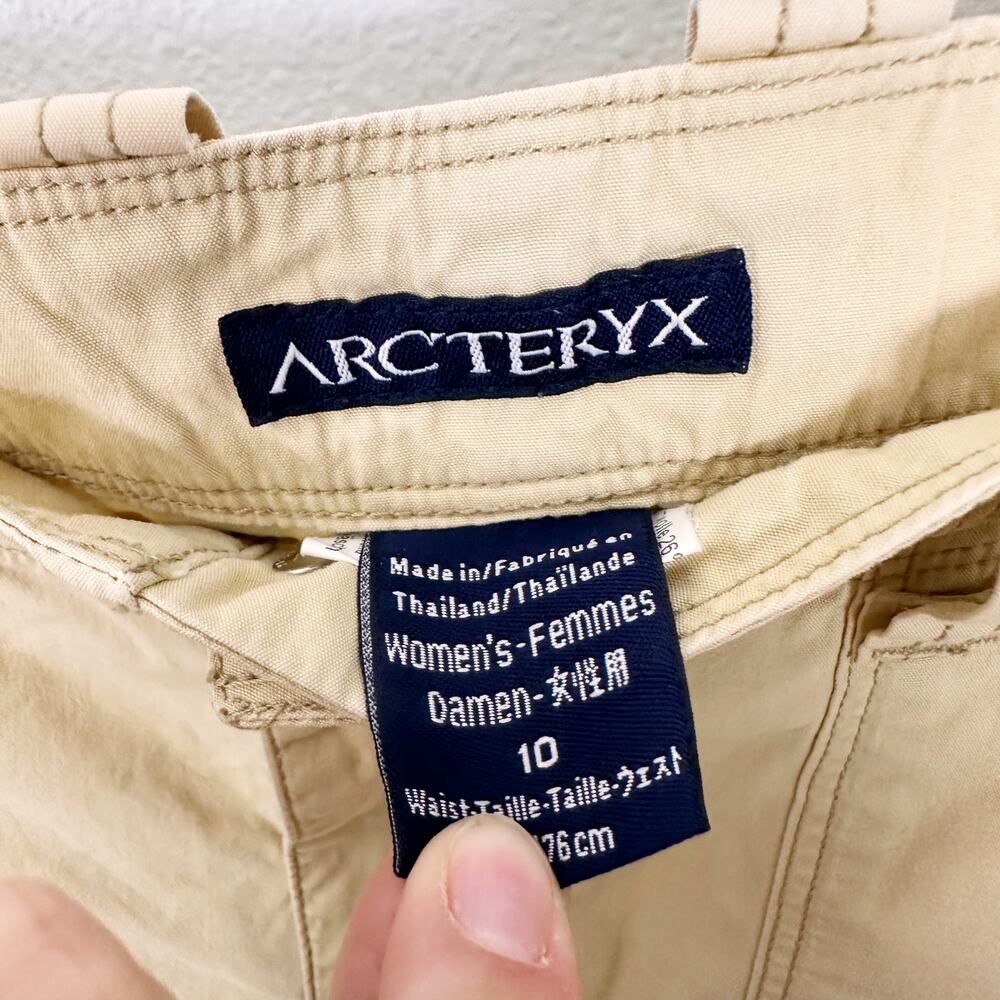 Arc’teryx Women’s Cargo Shorts Size 10 Beige Hiking Outdoor Utility - Picture 4 of 9